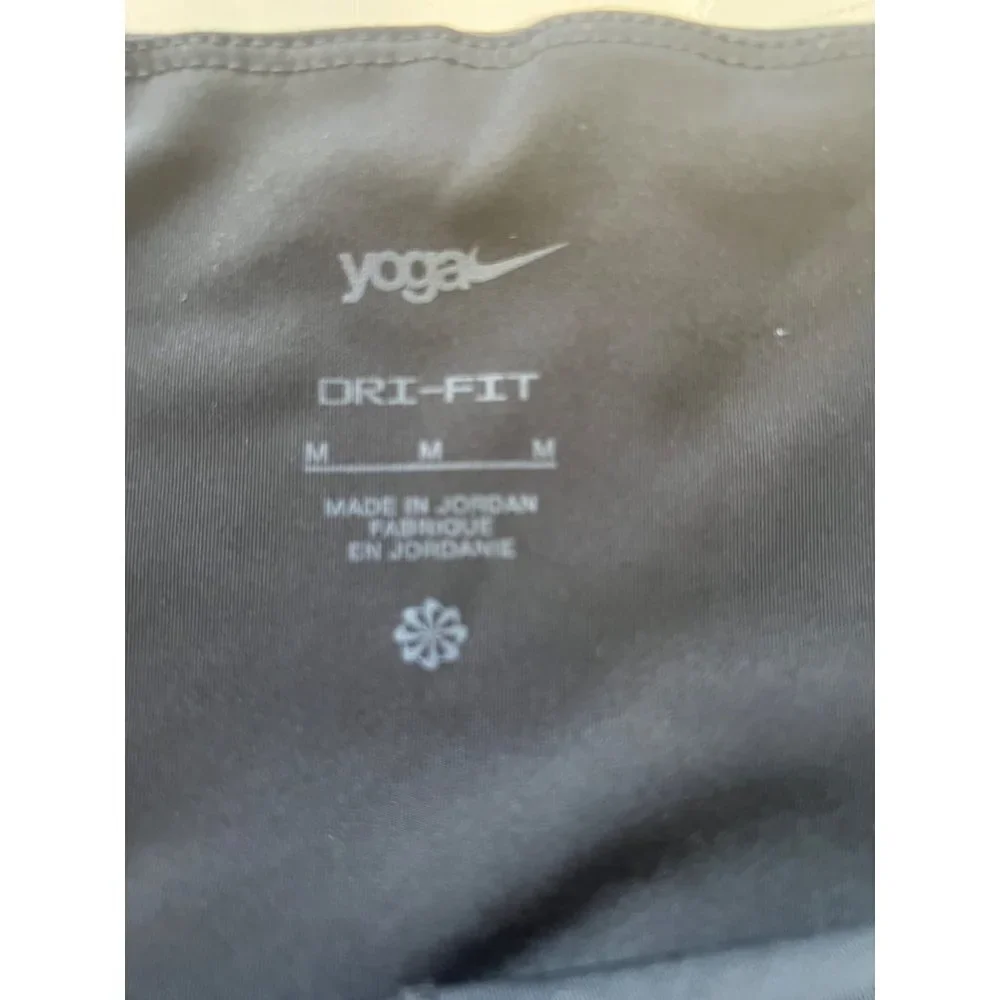 Nike Yoga leggings Dry Fit Size Med Black